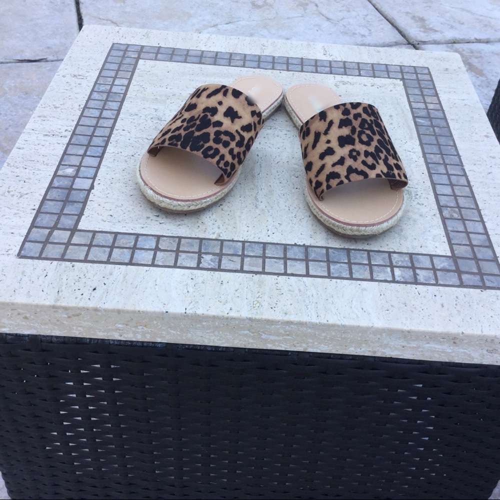 SUMMER CLEARANCE ‼️5 🌟Leopard Espadrille Slides - Picture 3 of 5
